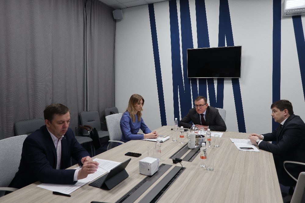 Министерство промышленности Челябинской области прорабатывает меры поддержки крупных и средних предприятий в период пандемии